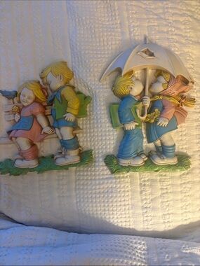 Vintage Style Boy and Girl Wall Plaques Set - Pastel Kids with Umbrella